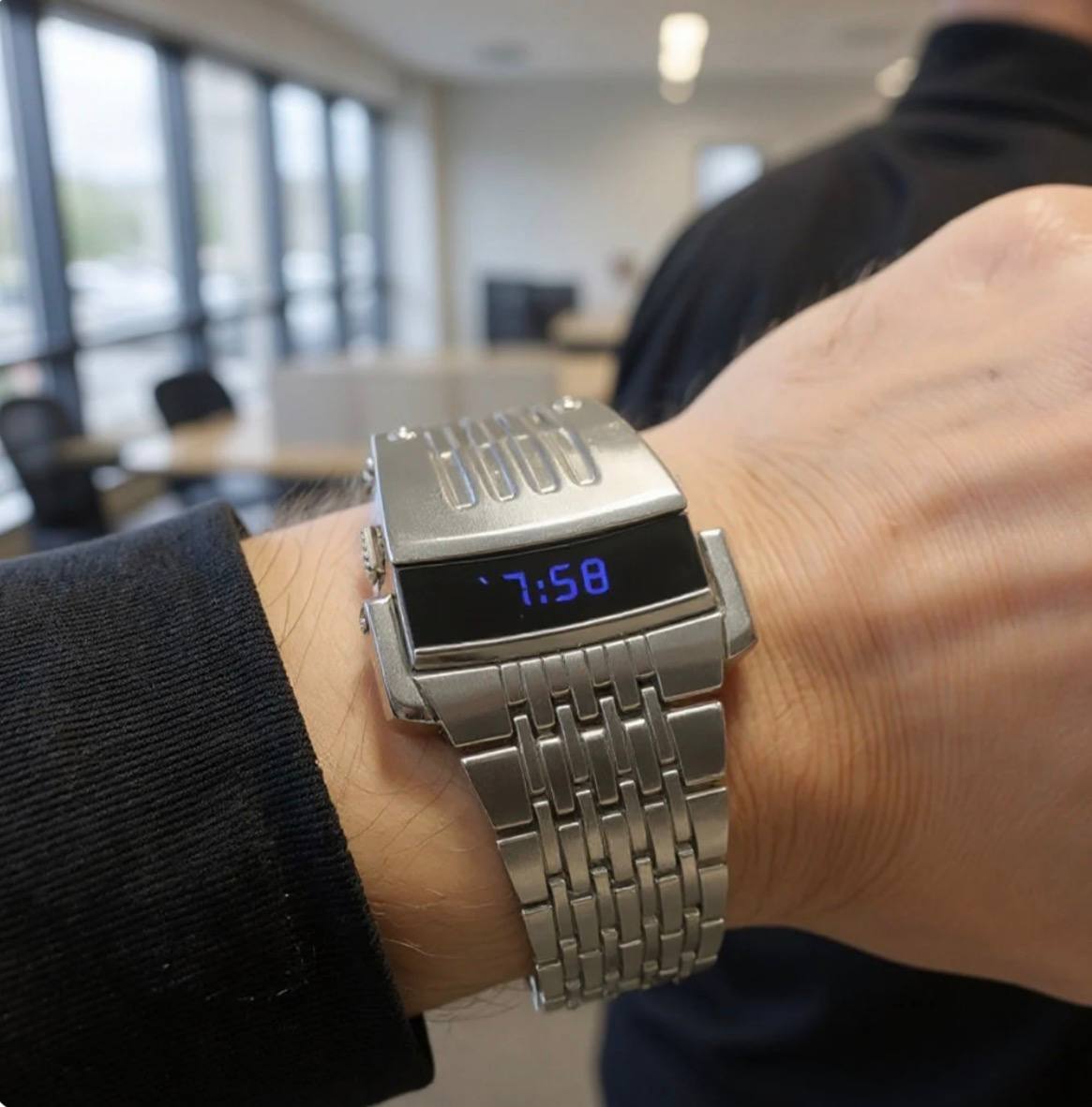 Un reloj inteligente con un diseño elegante y minimalista